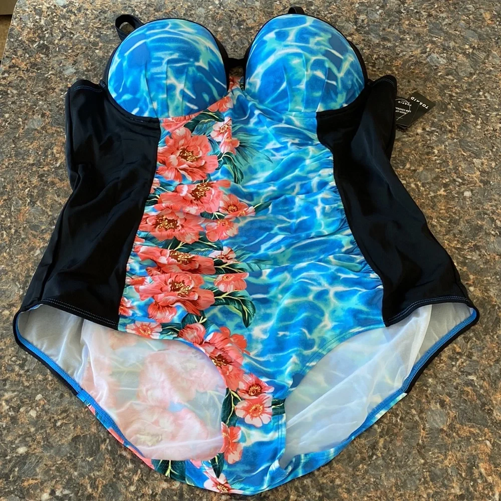 NWT TORRID lattice back tropical blue water floral swimsuit